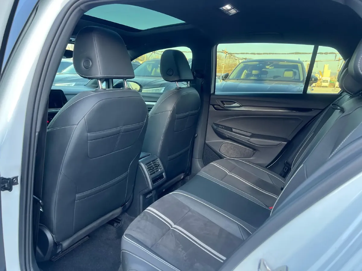 2023 Volkswagen Golf 1.4T 150HP L4 7DCT,autocango,china used car exporter,china ev exporter,chinese used car exporter,chinese used ev exporter