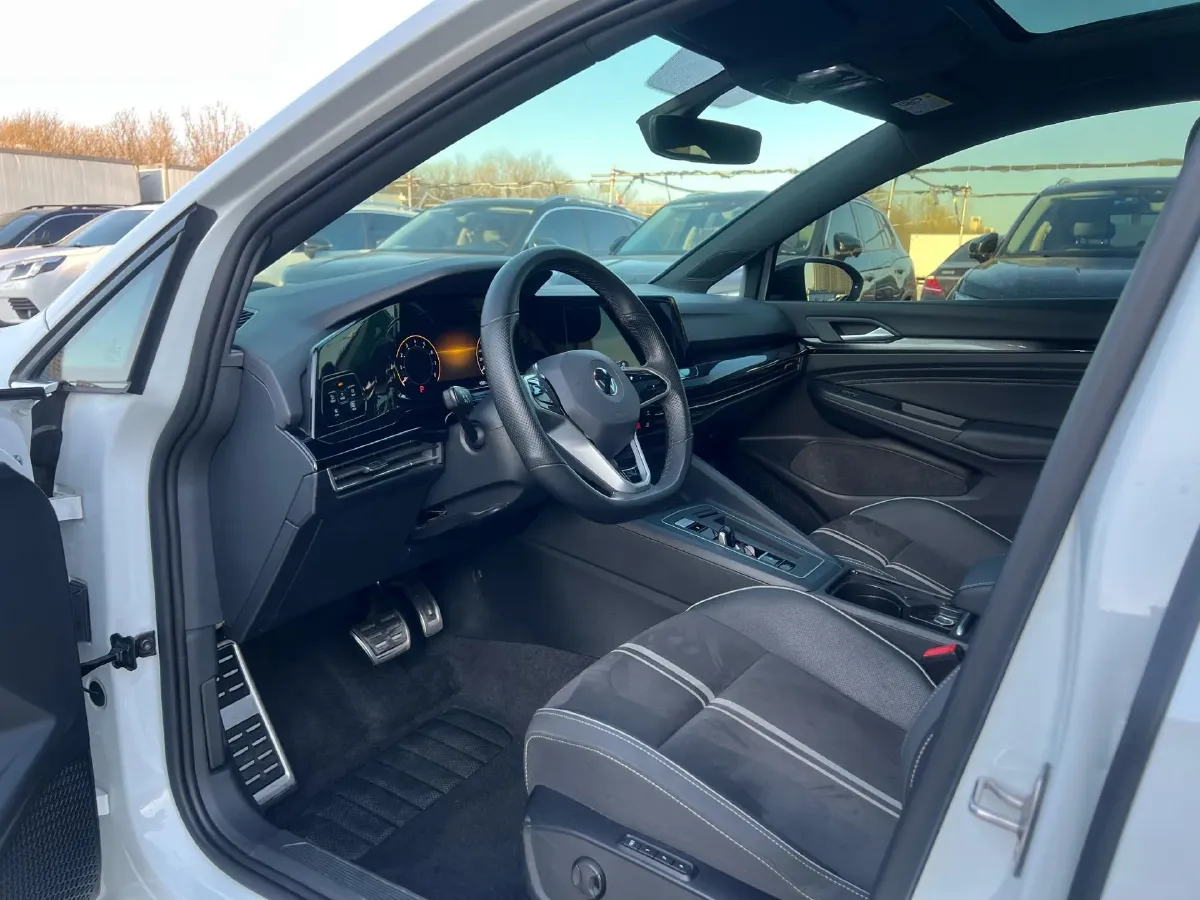 2023 Volkswagen Golf 1.4T 150HP L4 7DCT,autocango,china used car exporter,china ev exporter,chinese used car exporter,chinese used ev exporter