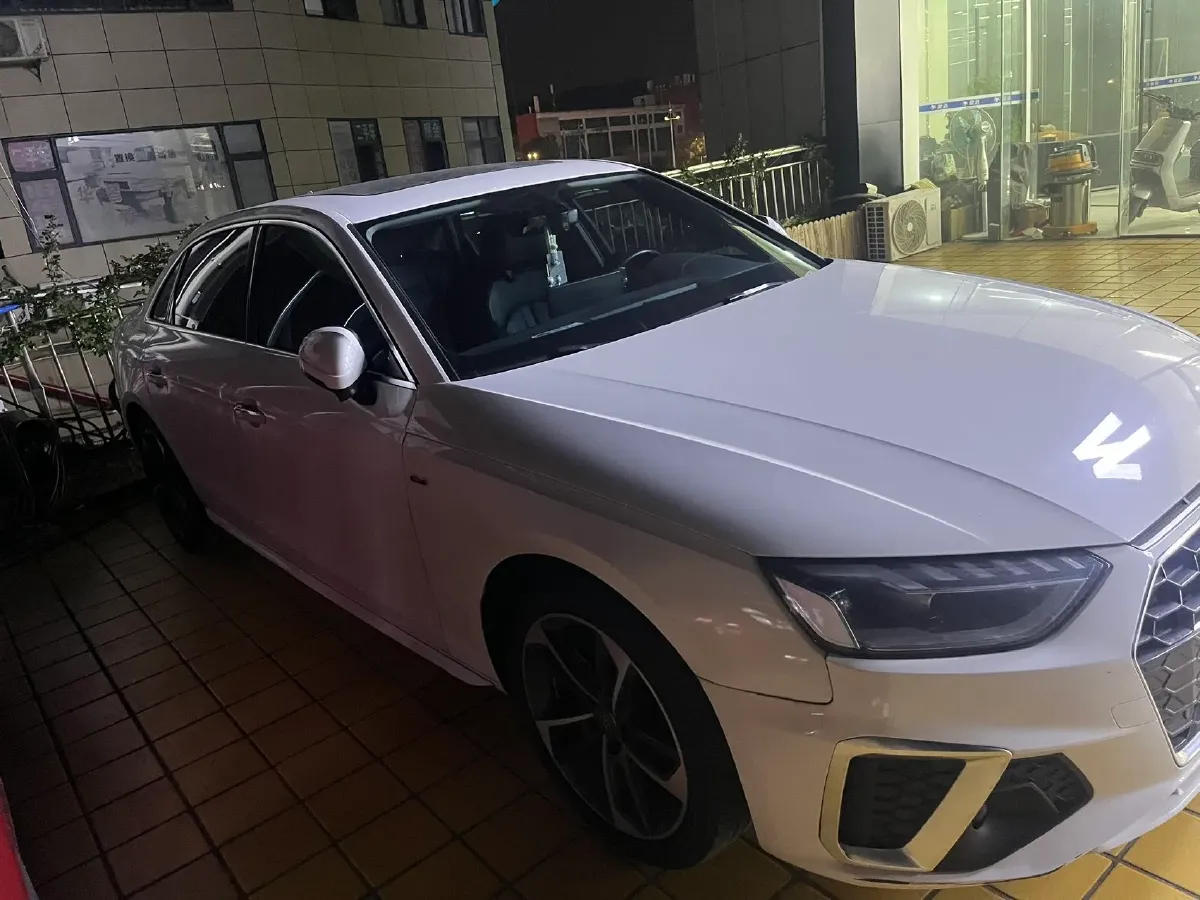 2020 Audi A4L 2.0T 190HP L4 7DCT,autocango,china used car exporter,china ev exporter,chinese used car exporter,chinese used ev exporter