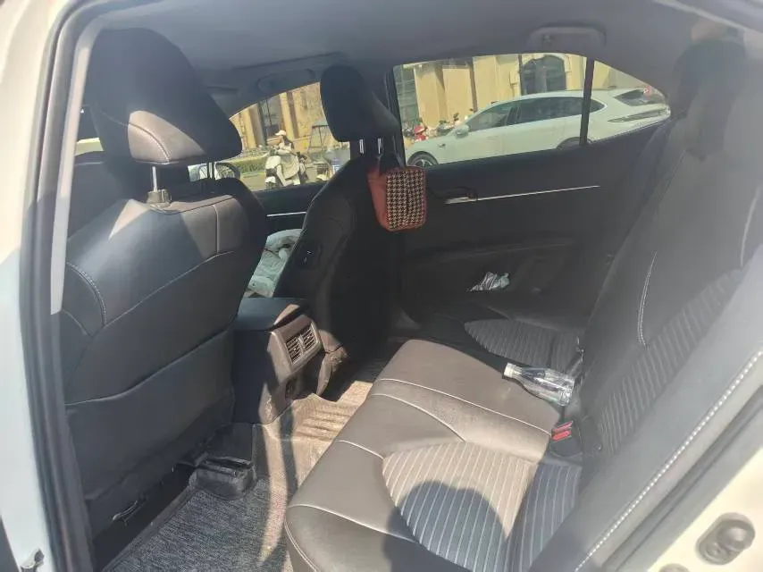 2021 Toyota Camry 2.5L 209HP L4 8AT,autocango,china used car exporter,china ev exporter,chinese used car exporter,chinese used ev exporter