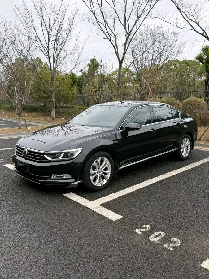 2018 Volkswagen Magotan 1.8T 180HP L4 7DCT,autocango,china used car exporter,china ev exporter,chinese used car exporter,chinese used ev exporter