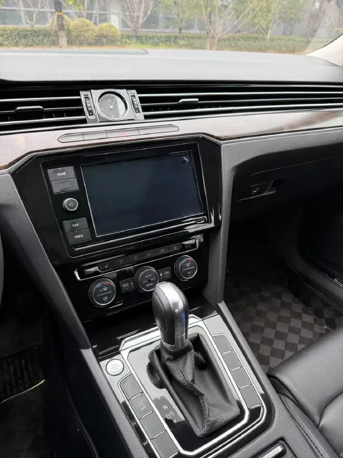 2018 Volkswagen Magotan 1.8T 180HP L4 7DCT,autocango,china used car exporter,china ev exporter,chinese used car exporter,chinese used ev exporter