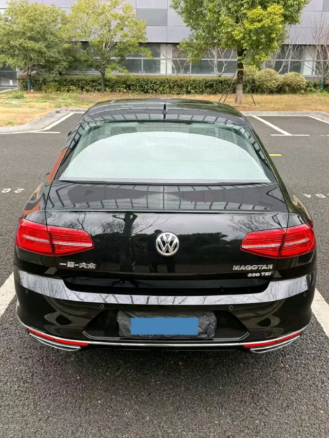2018 Volkswagen Magotan 1.8T 180HP L4 7DCT,autocango,china used car exporter,china ev exporter,chinese used car exporter,chinese used ev exporter