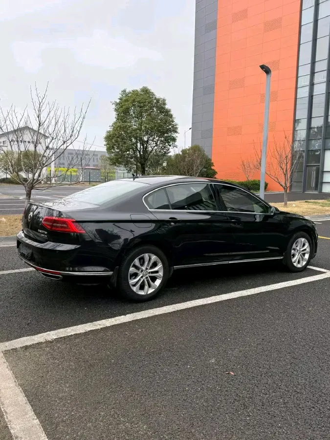 2018 Volkswagen Magotan 1.8T 180HP L4 7DCT,autocango,china used car exporter,china ev exporter,chinese used car exporter,chinese used ev exporter