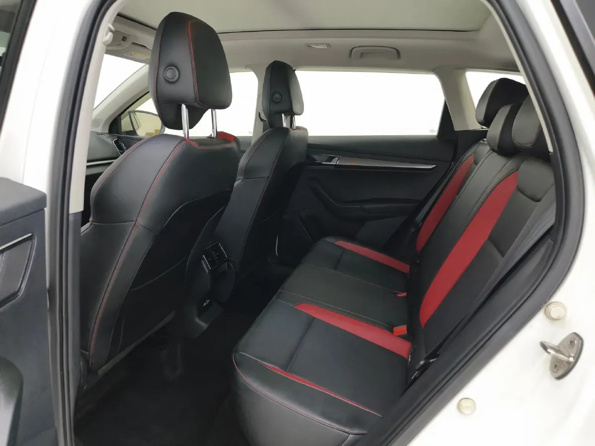 2023 Skoda Karoq 1.4T 150HP L4 7DCT,autocango,china used car exporter,china ev exporter,chinese used car exporter,chinese used ev exporter