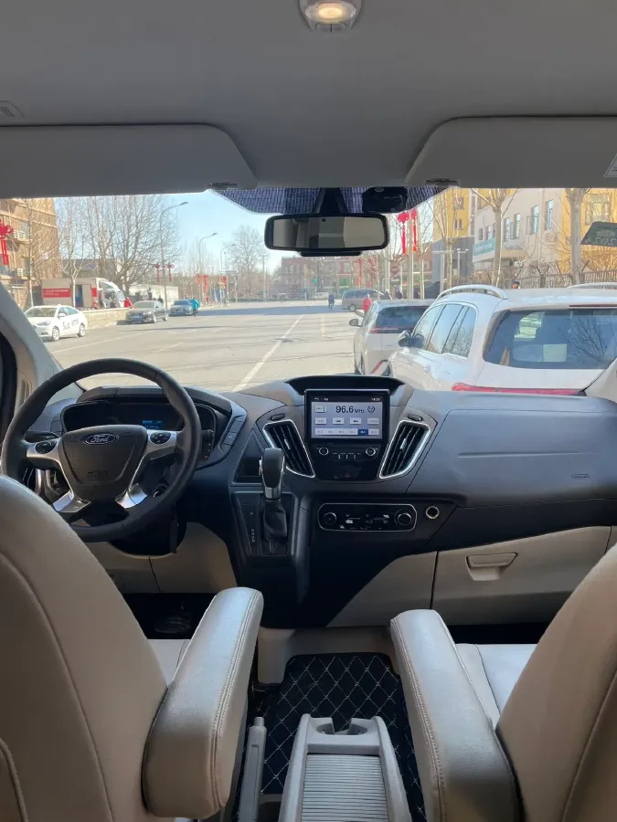 2017 Ford Tourneo 2.0T 203HP L4 6AT,autocango,china used car exporter,china ev exporter,chinese used car exporter,chinese used ev exporter