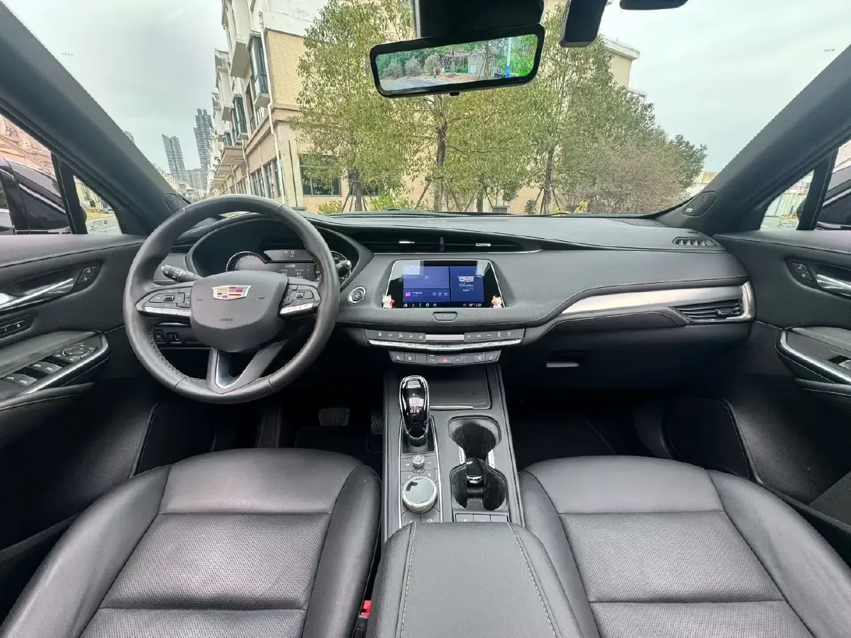 2023 Cadillac XT4 2.0T 237HP L4 9AT,autocango,china used car exporter,china ev exporter,chinese used car exporter,chinese used ev exporter