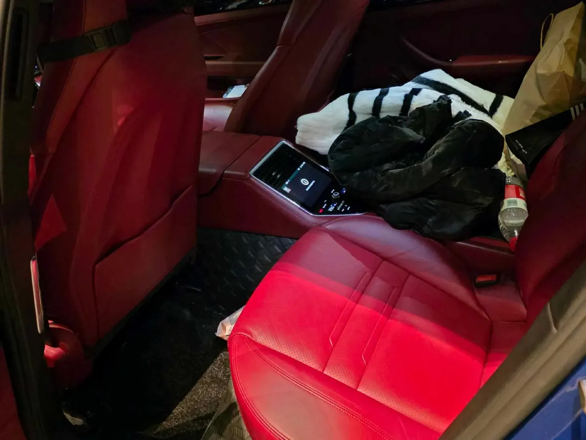 2017 BMW X6 3.0T 306HP L6 8AT,autocango,china used car exporter,china ev exporter,chinese used car exporter,chinese used ev exporter