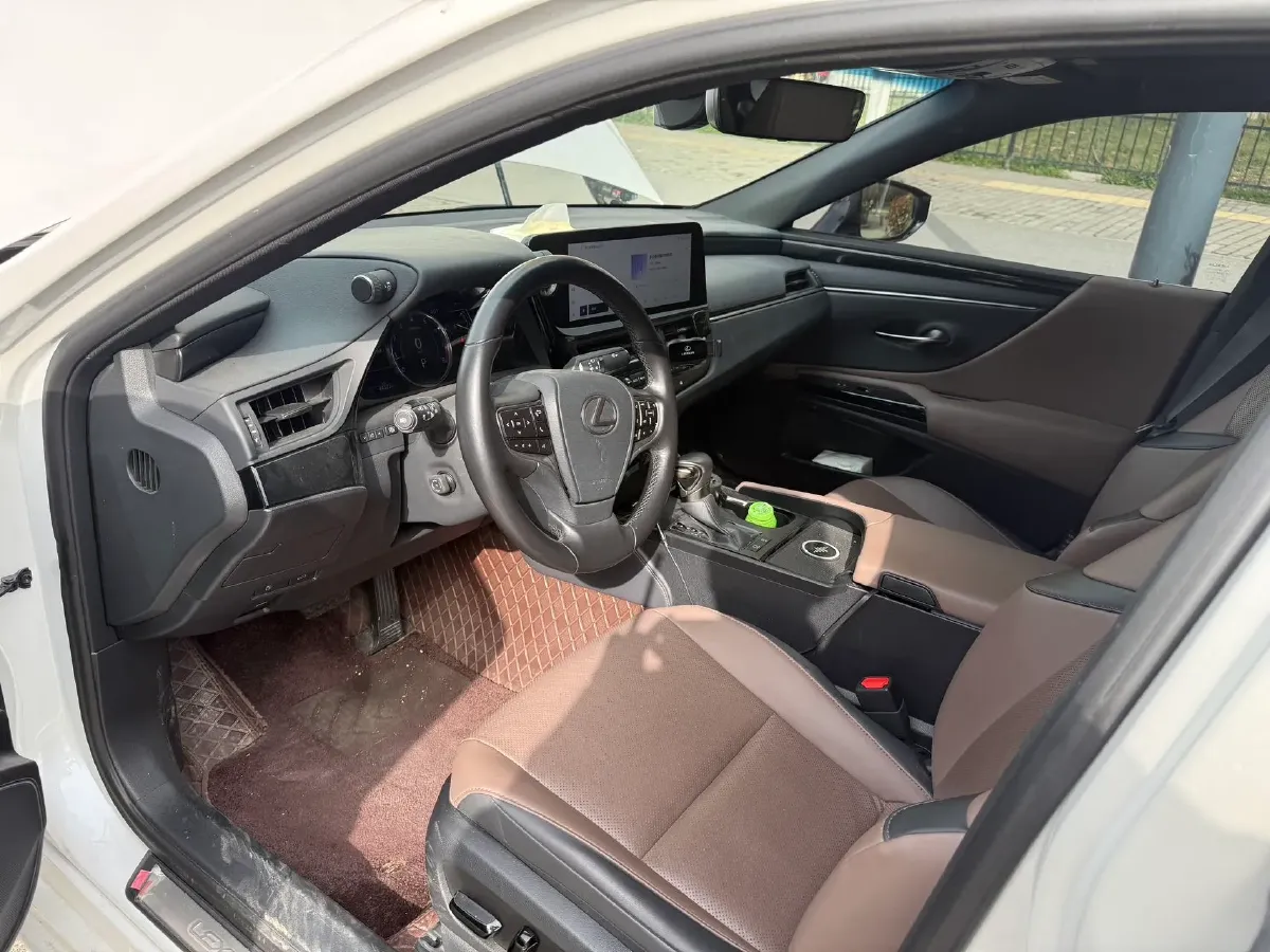 2023 Lexus ES 2.0L 173HP L4 CVT,autocango,china used car exporter,china ev exporter,chinese used car exporter,chinese used ev exporter