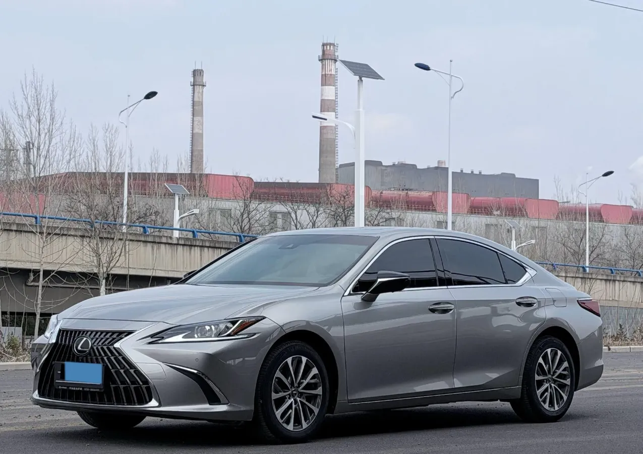 2023 Lexus ES 2.0L 173HP L4 CVT,autocango,china used car exporter,china ev exporter,chinese used car exporter,chinese used ev exporter
