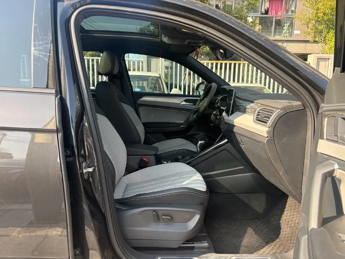 2024 Volkswagen Tayron 2.0T 220HP L4 7DCT,autocango,china used car exporter,china ev exporter,chinese used car exporter,chinese used ev exporter