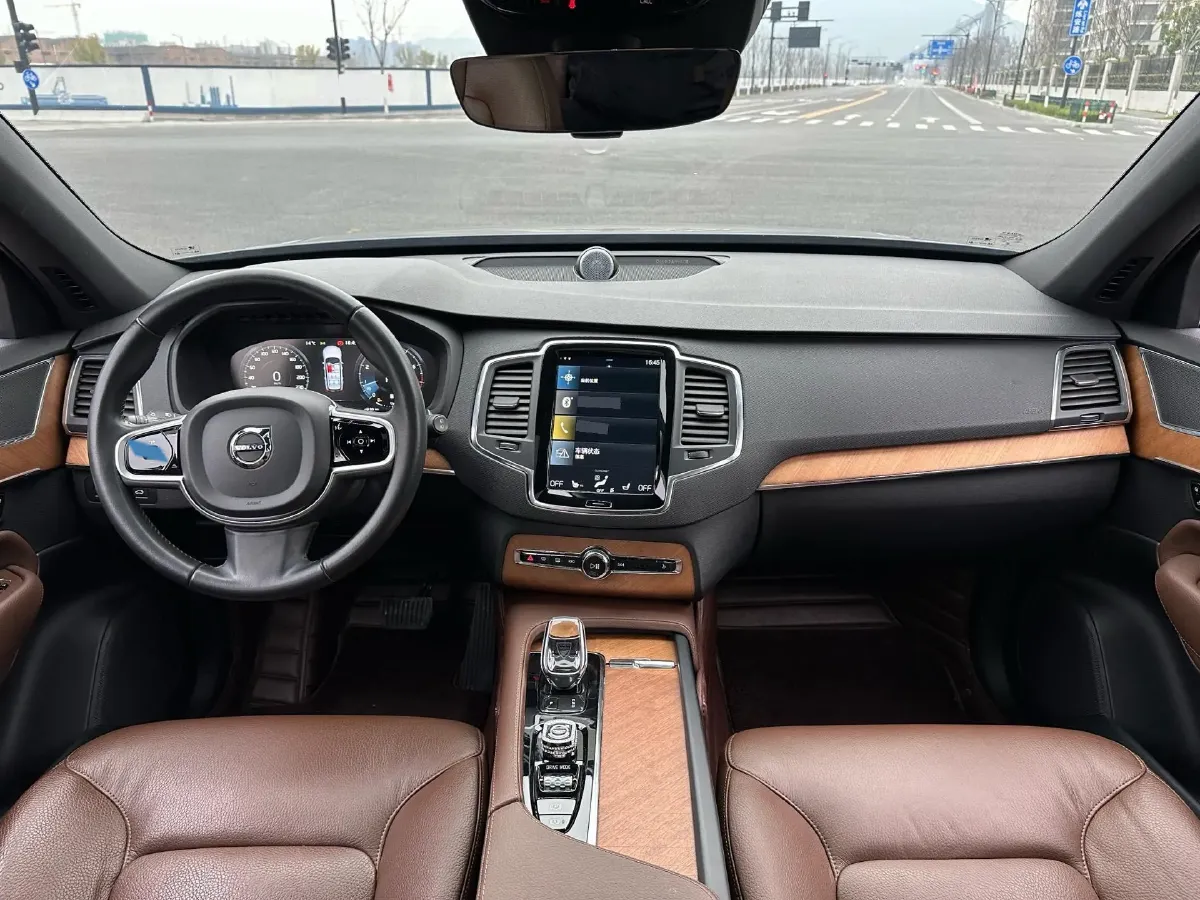 2021 Volvo XC90 2.0T 250HP L4 8AT,autocango,china used car exporter,china ev exporter,chinese used car exporter,chinese used ev exporter