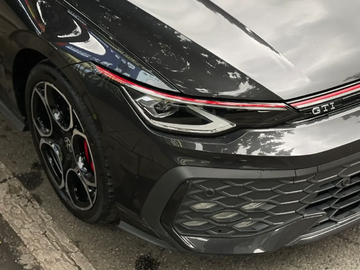 2025 Volkswagen GolfGTI 2.0T 220HP L4 7DCT,autocango,china used car exporter,china ev exporter,chinese used car exporter,chinese used ev exporter
