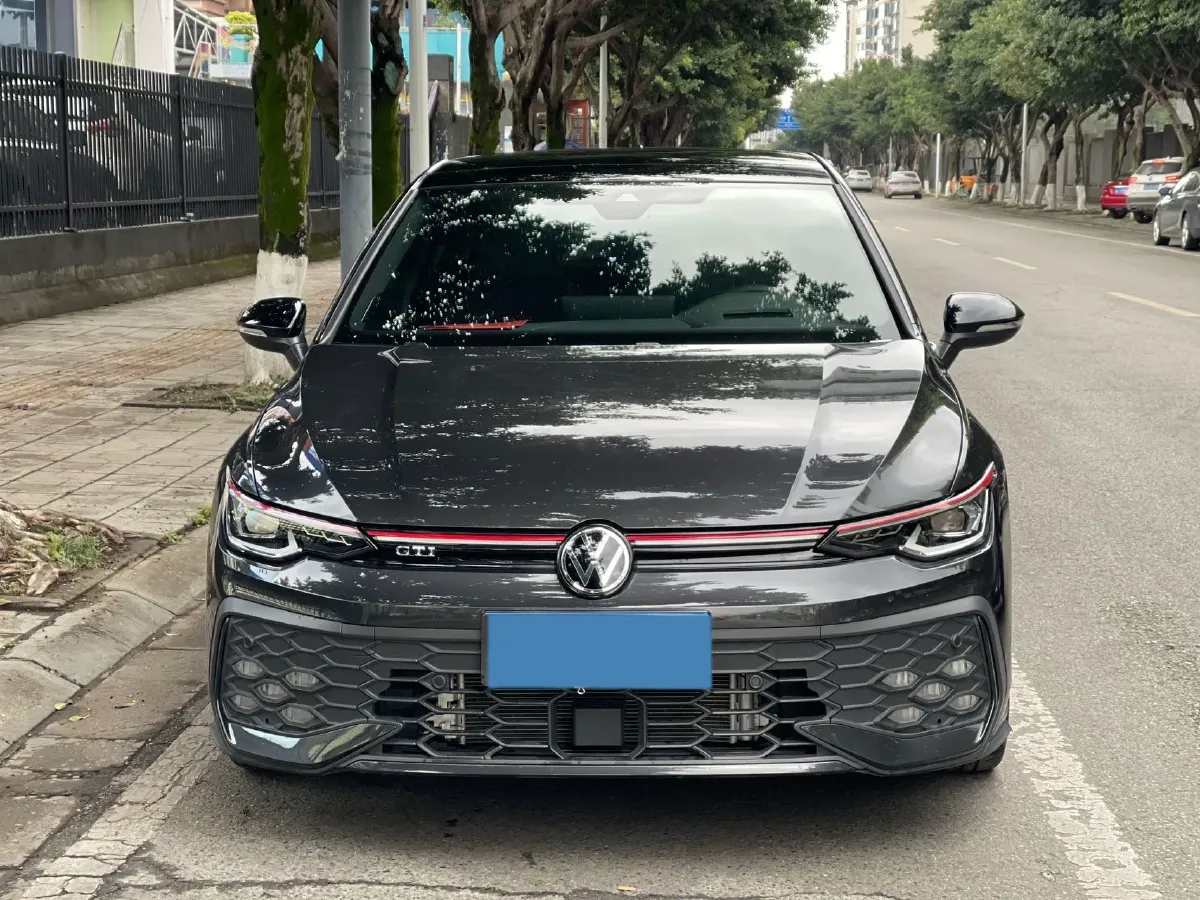 2025 Volkswagen GolfGTI 2.0T 220HP L4 7DCT,autocango,china used car exporter,china ev exporter,chinese used car exporter,chinese used ev exporter