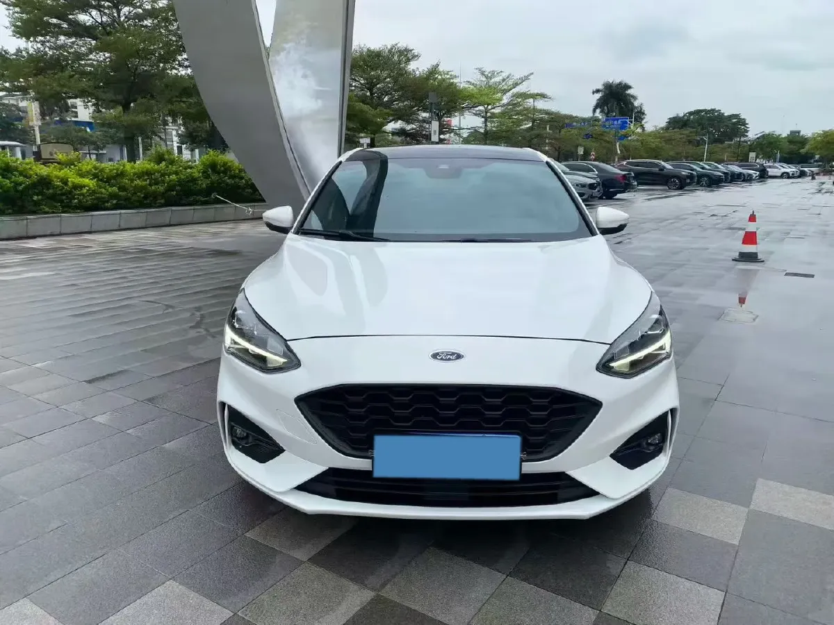 2019 Ford Focus 1.5T 184HP L3 8AT,autocango,china used car exporter,china ev exporter,chinese used car exporter,chinese used ev exporter