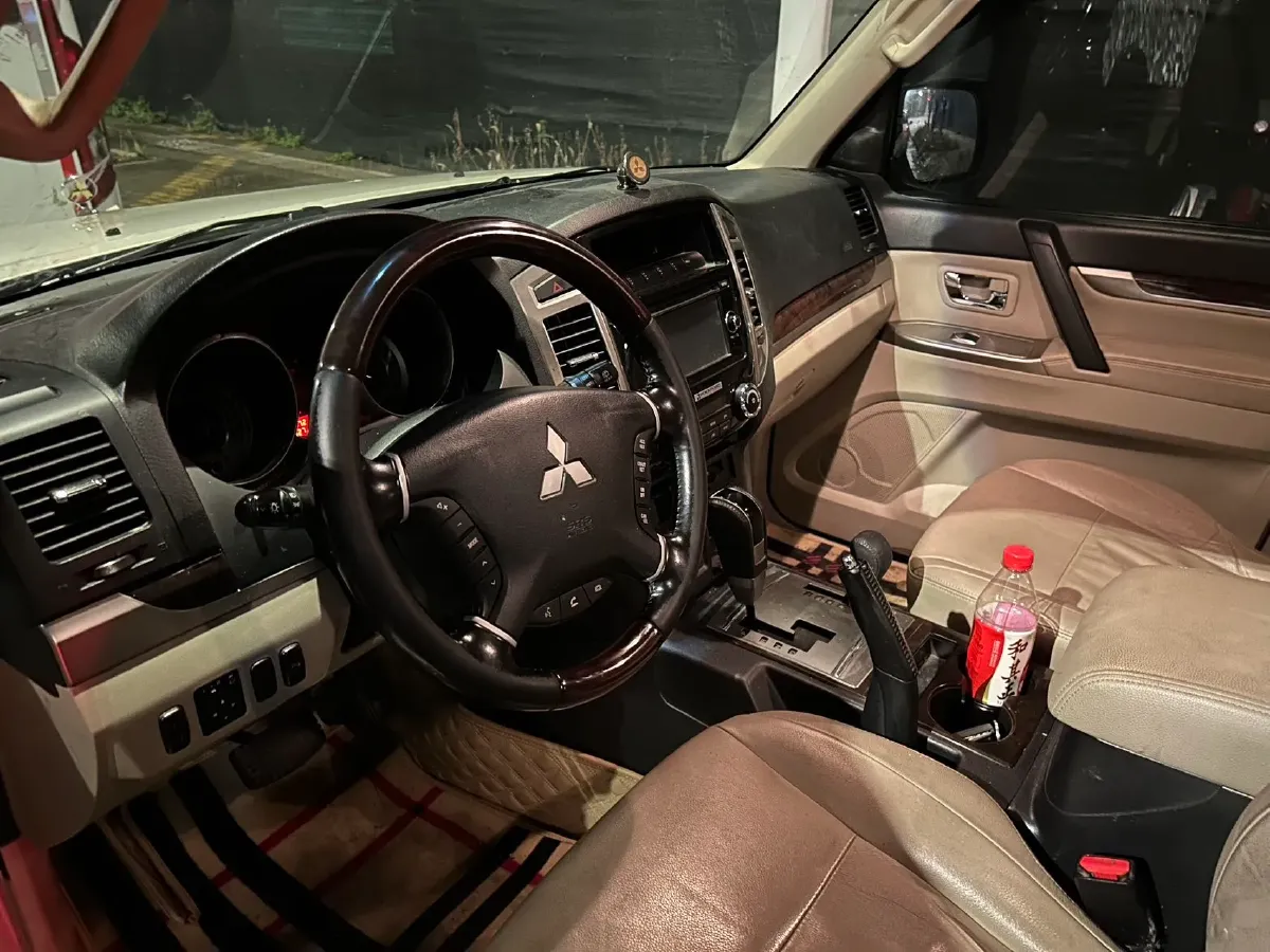 2018 Mitsubishi Pajero 3.0L 174HP V6 5AT,autocango,china used car exporter,china ev exporter,chinese used car exporter,chinese used ev exporter