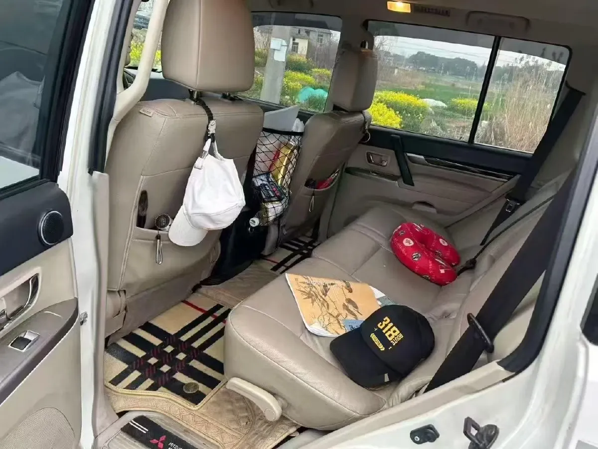 2018 Mitsubishi Pajero 3.0L 174HP V6 5AT,autocango,china used car exporter,china ev exporter,chinese used car exporter,chinese used ev exporter