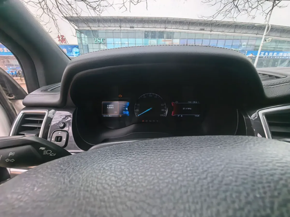 2019 Ford Everest 2.0T 248HP L4 6AT,autocango,china used car exporter,china ev exporter,chinese used car exporter,chinese used ev exporter