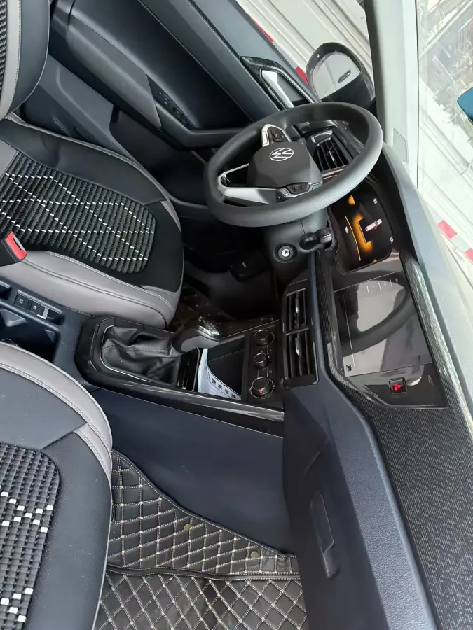 2025 Ruichi Auto EC75 BEV 41.85KWH,autocango,china used car exporter,china ev exporter,chinese used car exporter,chinese used ev exporter