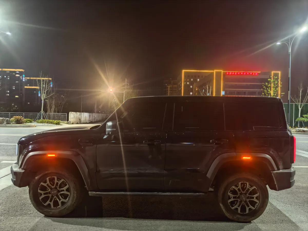 2024 Beijing BJ40 2.0T 245HP L4 8AT,autocango,china used car exporter,china ev exporter,chinese used car exporter,chinese used ev exporter