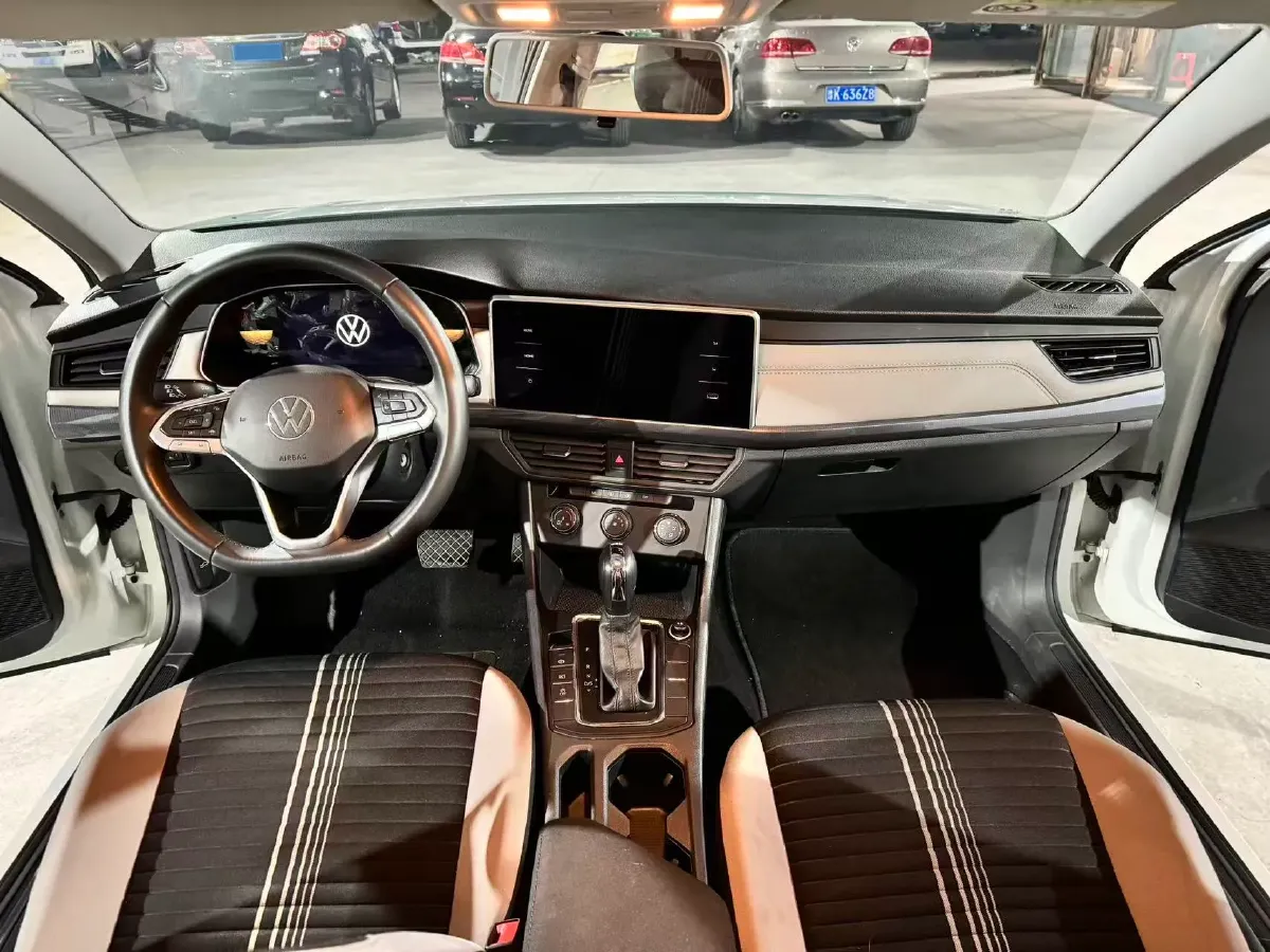 2023 Volkswagen Bora 1.2T 116HP L4 7DCT,autocango,china used car exporter,china ev exporter,chinese used car exporter,chinese used ev exporter
