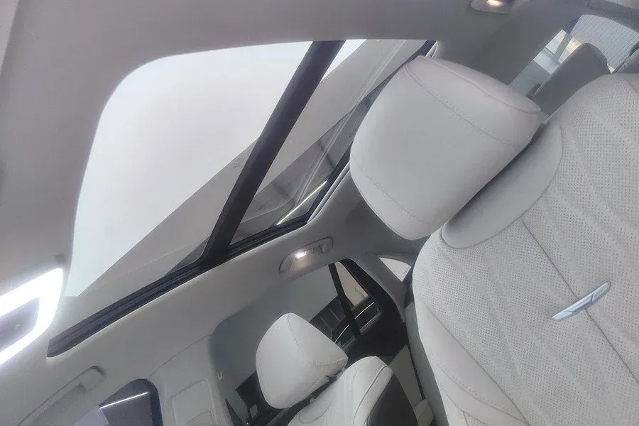 2022 HongQi H5 1.8T 197HP L4 6AT,autocango,china used car exporter,china ev exporter,chinese used car exporter,chinese used ev exporter