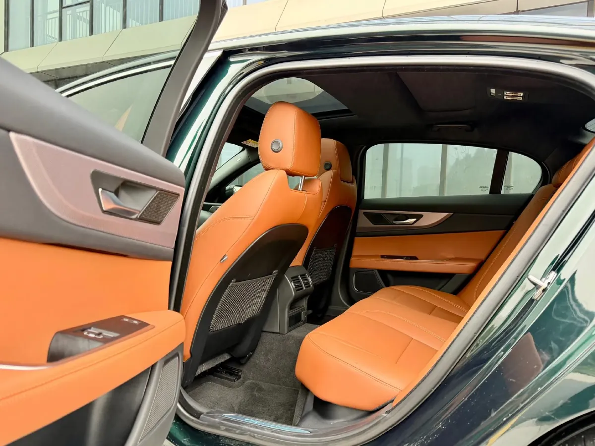 2023 Jaguar XEL 2.0T 250HP L4 8AT,autocango,china used car exporter,china ev exporter,chinese used car exporter,chinese used ev exporter