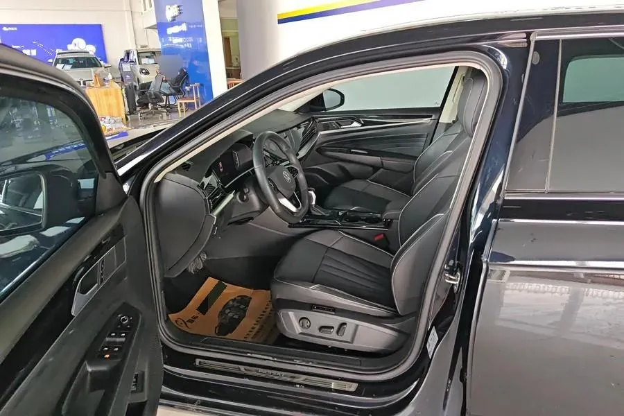 2024 Volkswagen Passat 2.0T 186HP L4 7DCT,autocango,china used car exporter,china ev exporter,chinese used car exporter,chinese used ev exporter