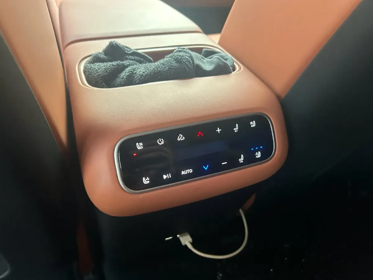 2024 Leapmotor C16 1.5L 95HP L4 REEV 28.4KWH,autocango,china used car exporter,china ev exporter,chinese used car exporter,chinese used ev exporter