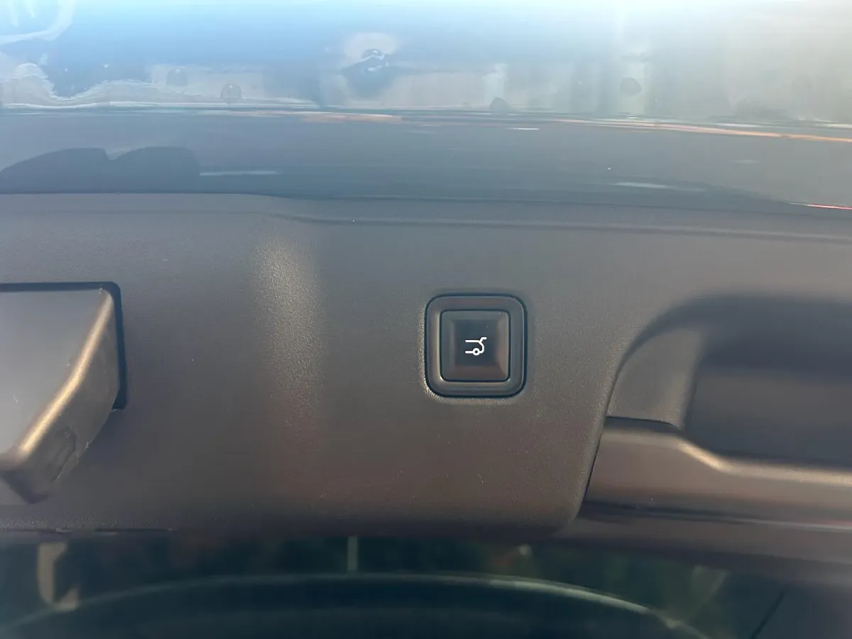 2024 Leapmotor C16 1.5L 95HP L4 REEV 28.4KWH,autocango,china used car exporter,china ev exporter,chinese used car exporter,chinese used ev exporter