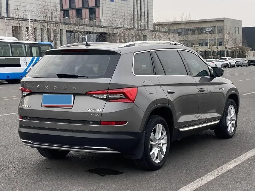2020 Skoda Kodiak 2.0T 186HP L4 7DCT,autocango,china used car exporter,china ev exporter,chinese used car exporter,chinese used ev exporter