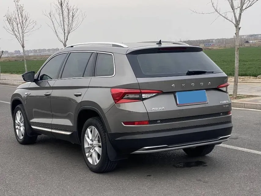 2020 Skoda Kodiak 2.0T 186HP L4 7DCT,autocango,china used car exporter,china ev exporter,chinese used car exporter,chinese used ev exporter