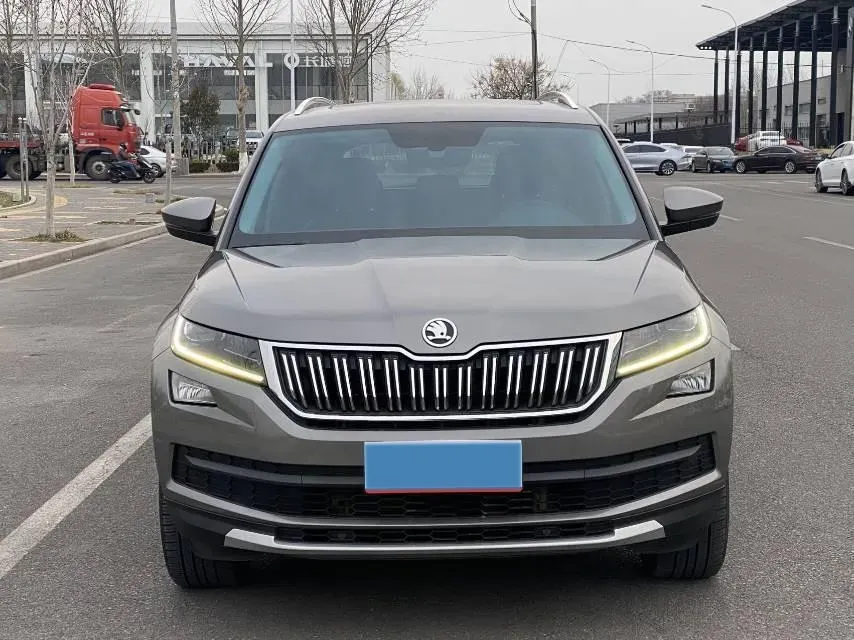 2020 Skoda Kodiak 2.0T 186HP L4 7DCT,autocango,china used car exporter,china ev exporter,chinese used car exporter,chinese used ev exporter