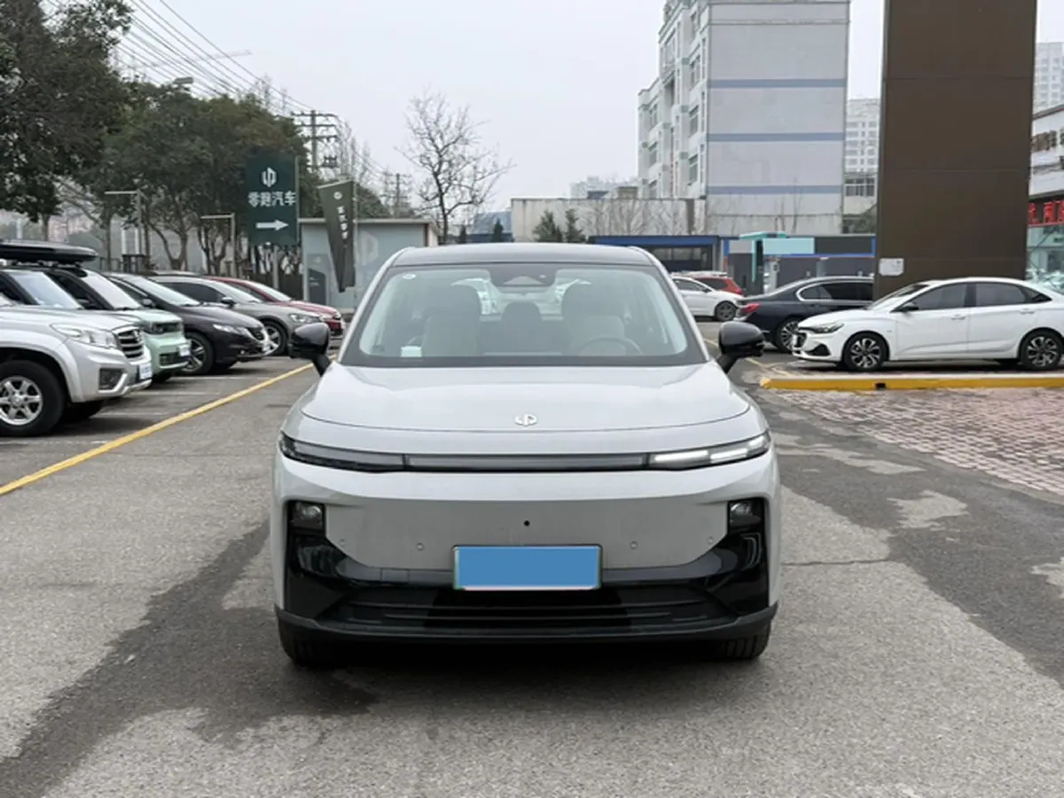 2025 Leapmotor B10 BEV 56.2KWH,autocango,china used car exporter,china ev exporter,chinese used car exporter,chinese used ev exporter