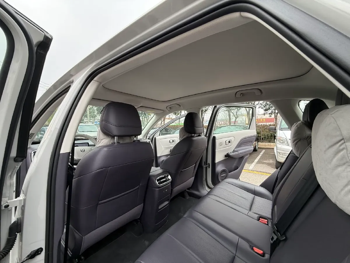 2025 Leapmotor B10 BEV 56.2KWH,autocango,china used car exporter,china ev exporter,chinese used car exporter,chinese used ev exporter