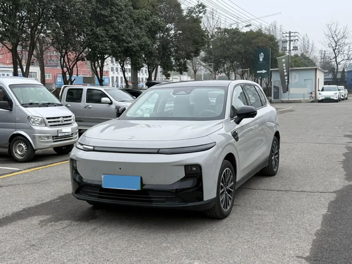 2025 Leapmotor B10 BEV 56.2KWH,autocango,china used car exporter,china ev exporter,chinese used car exporter,chinese used ev exporter