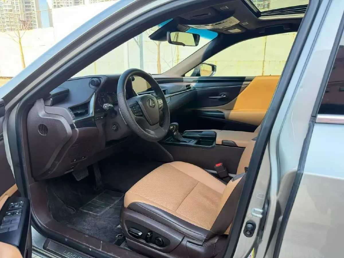 2018 Lexus ES 2.5L 178HP L4 E-CVT Hybrid,autocango,china used car exporter,china ev exporter,chinese used car exporter,chinese used ev exporter