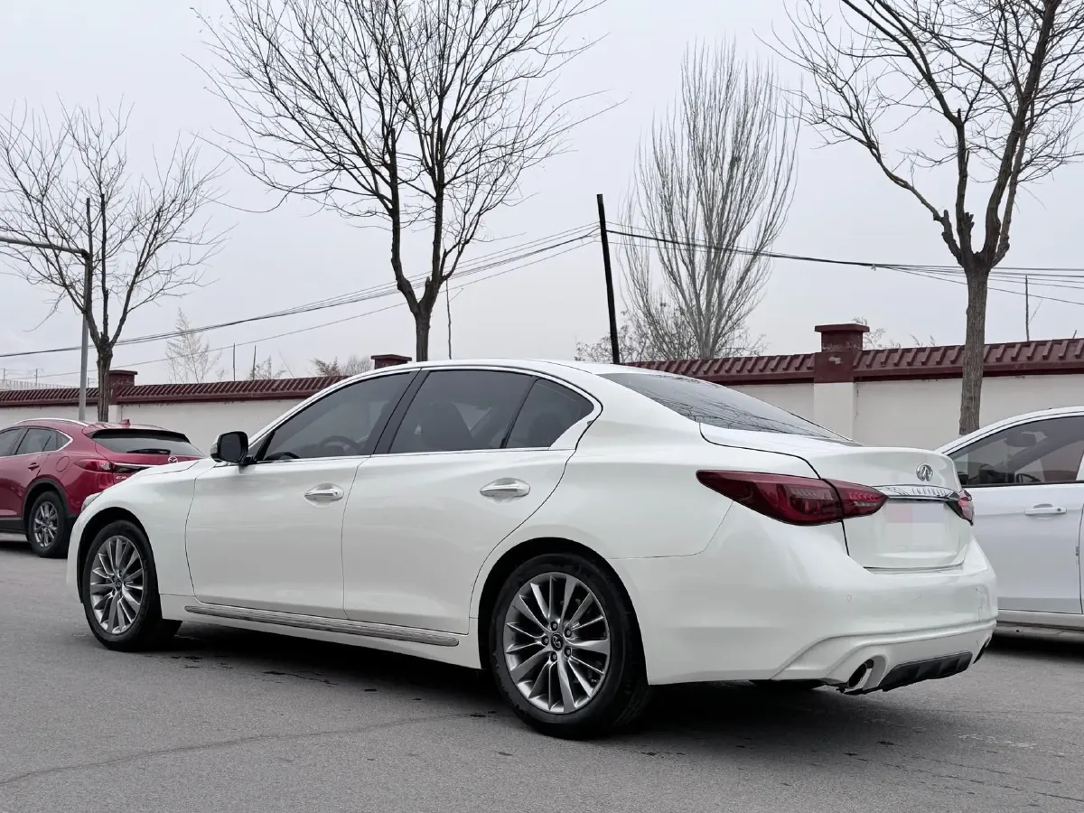 2018 Jeep Grand Commander 2.0T 265HP L4 9AT,autocango,china used car exporter,china ev exporter,chinese used car exporter,chinese used ev exporter