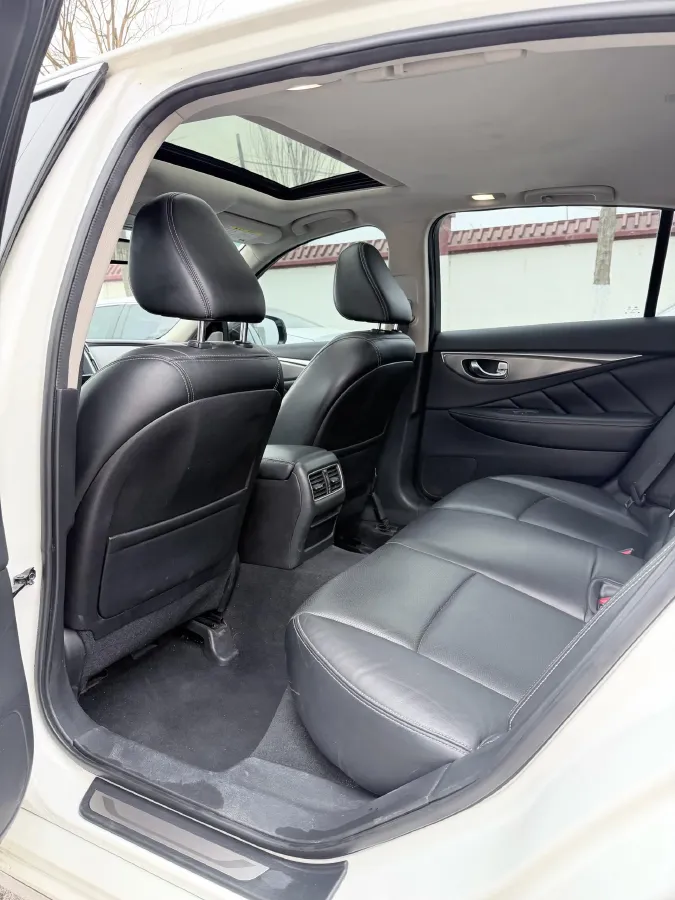 2018 Jeep Grand Commander 2.0T 265HP L4 9AT,autocango,china used car exporter,china ev exporter,chinese used car exporter,chinese used ev exporter