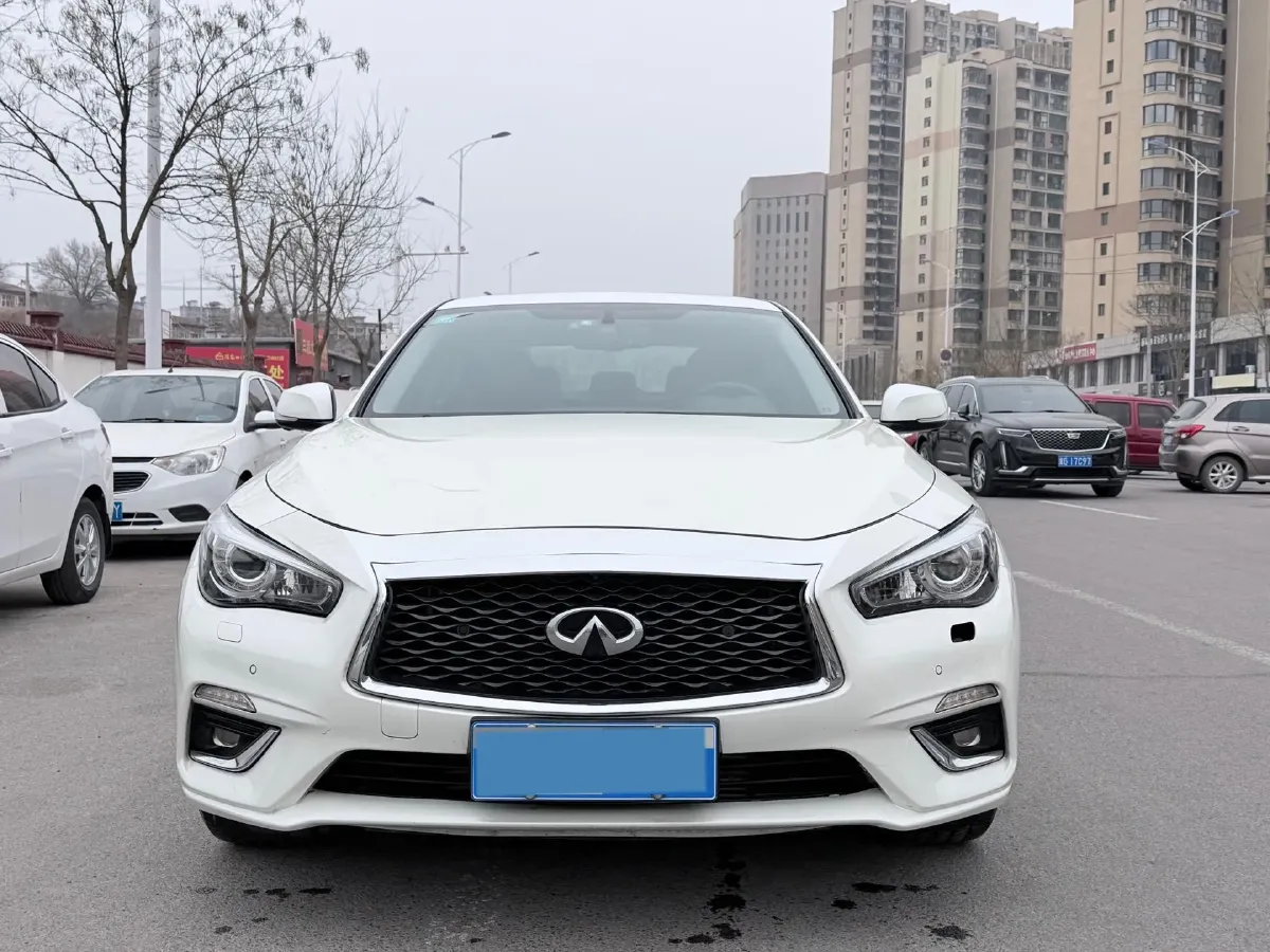 2018 Jeep Grand Commander 2.0T 265HP L4 9AT,autocango,china used car exporter,china ev exporter,chinese used car exporter,chinese used ev exporter