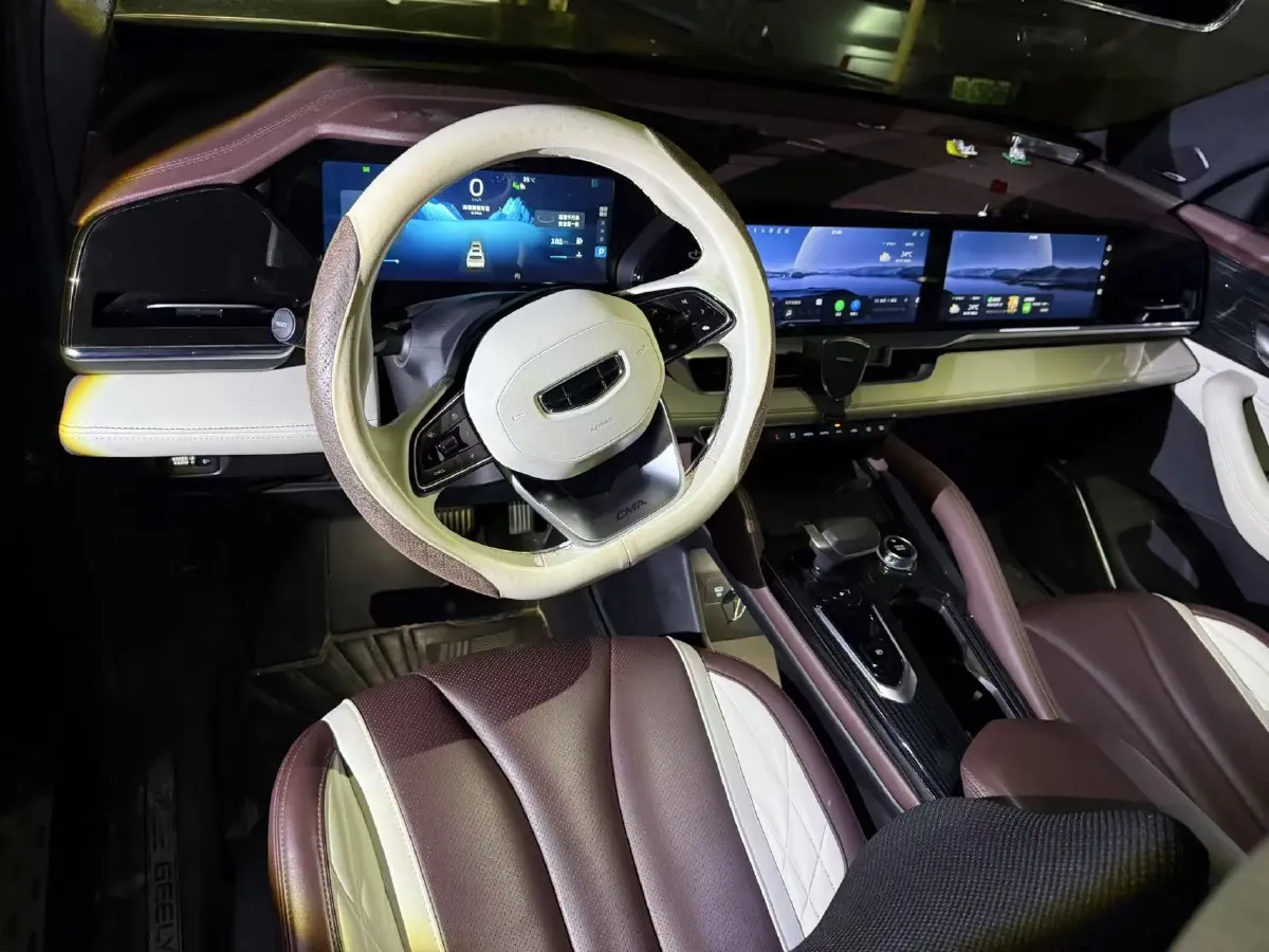 2021 Geely Monjaro 2.0T 218HP L4 7DCT,autocango,china used car exporter,china ev exporter,chinese used car exporter,chinese used ev exporter