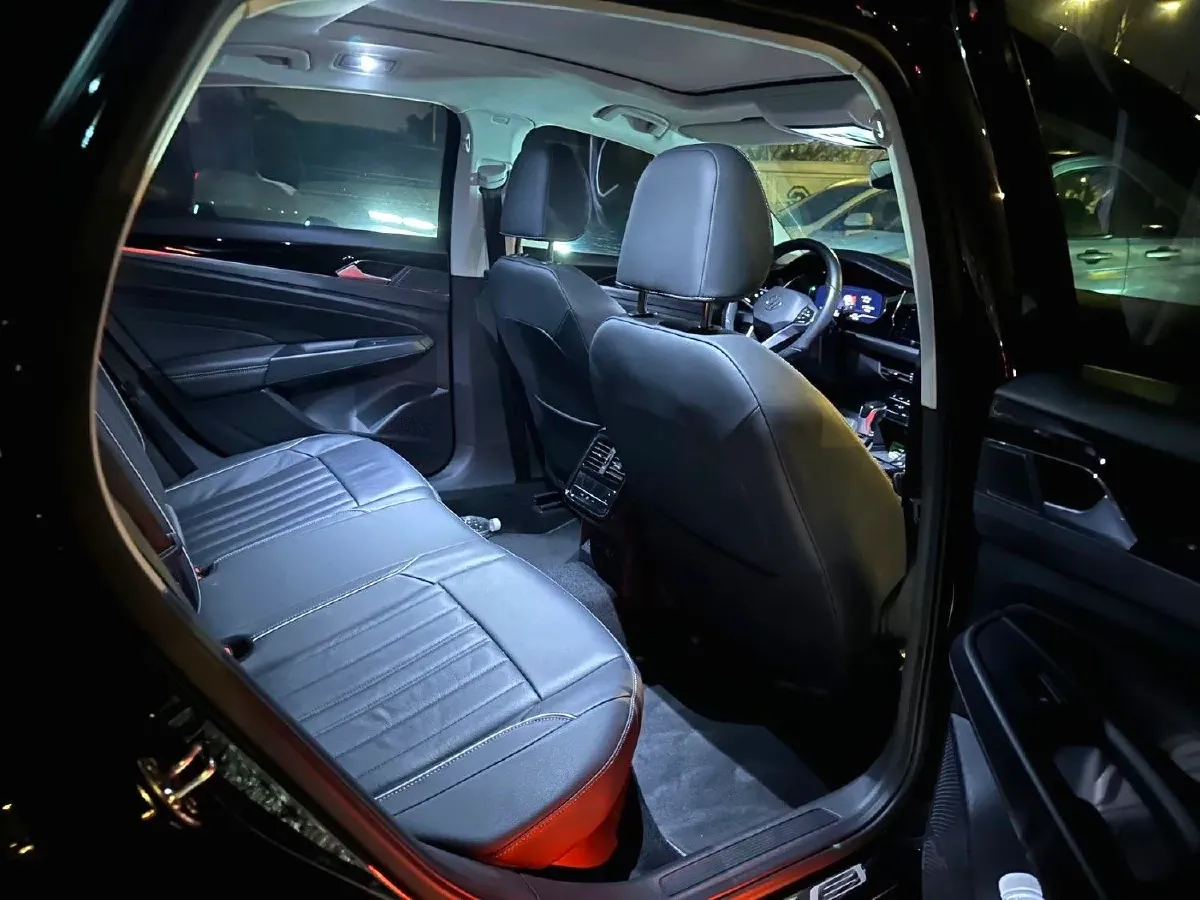 2023 Volkswagen Passat 2.0T 186HP L4 7DCT,autocango,china used car exporter,china ev exporter,chinese used car exporter,chinese used ev exporter