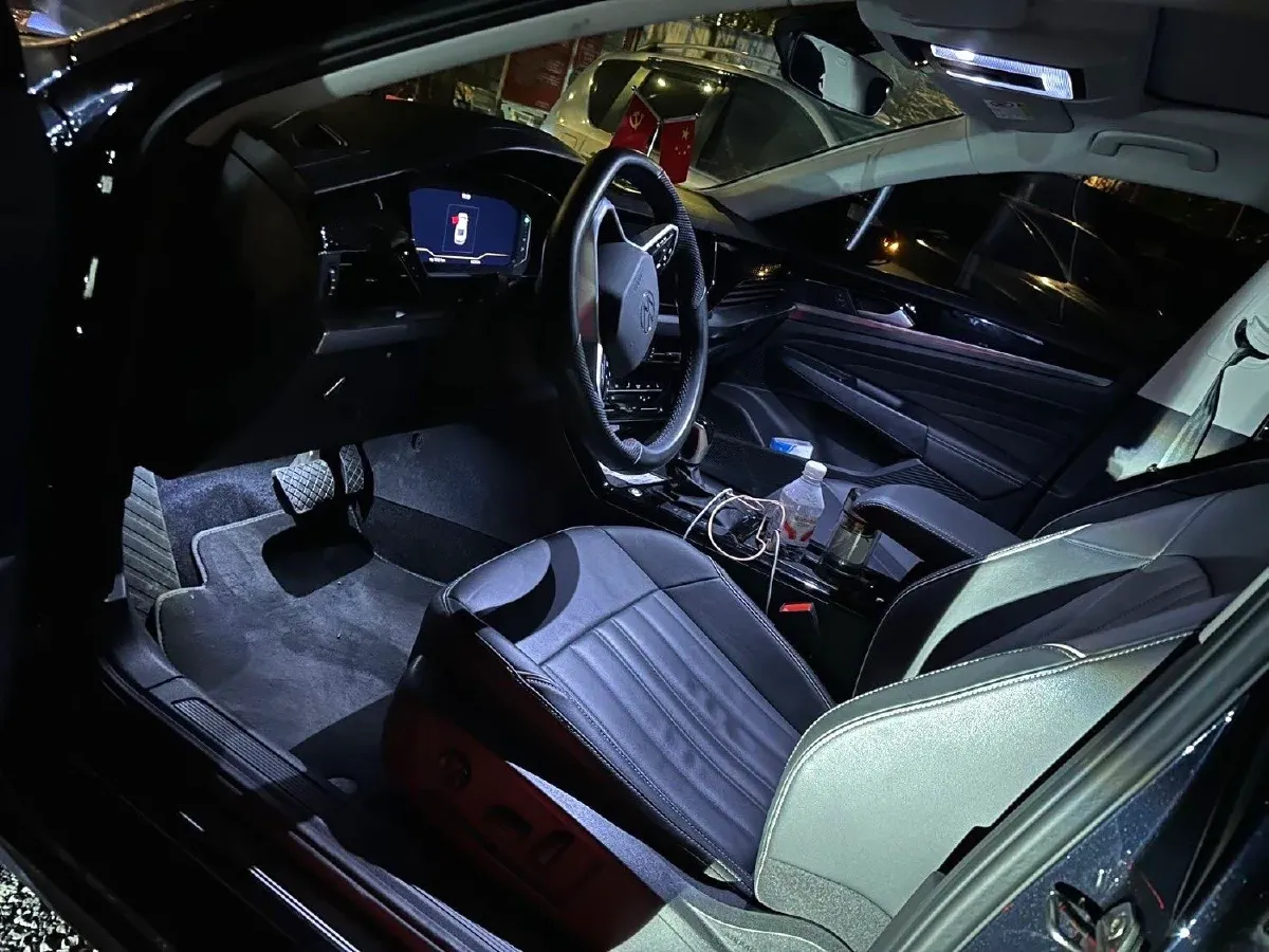 2023 Volkswagen Passat 2.0T 186HP L4 7DCT,autocango,china used car exporter,china ev exporter,chinese used car exporter,chinese used ev exporter