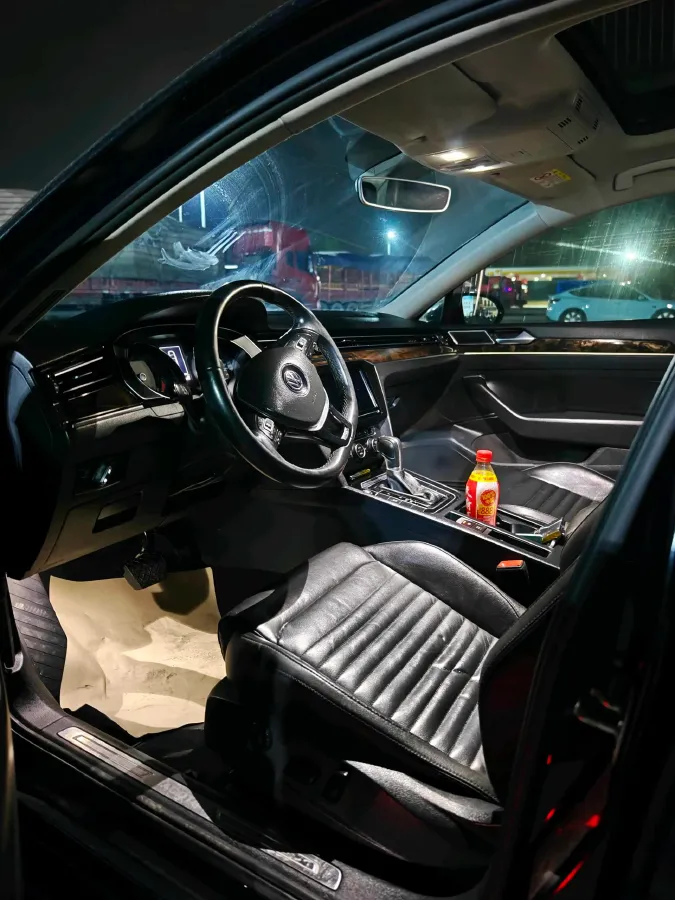 2019 Volkswagen Magotan 2.0T 186HP L4 7DCT,autocango,china used car exporter,china ev exporter,chinese used car exporter,chinese used ev exporter