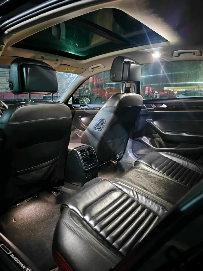 2019 Volkswagen Magotan 2.0T 186HP L4 7DCT,autocango,china used car exporter,china ev exporter,chinese used car exporter,chinese used ev exporter