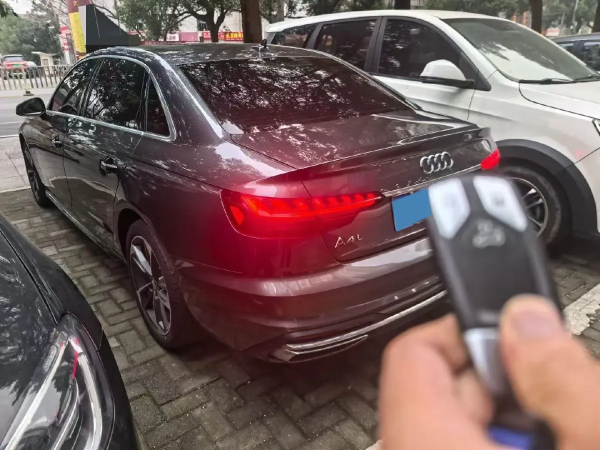 2020 Audi A4L 2.0T 190HP L4 7DCT,autocango,china used car exporter,china ev exporter,chinese used car exporter,chinese used ev exporter