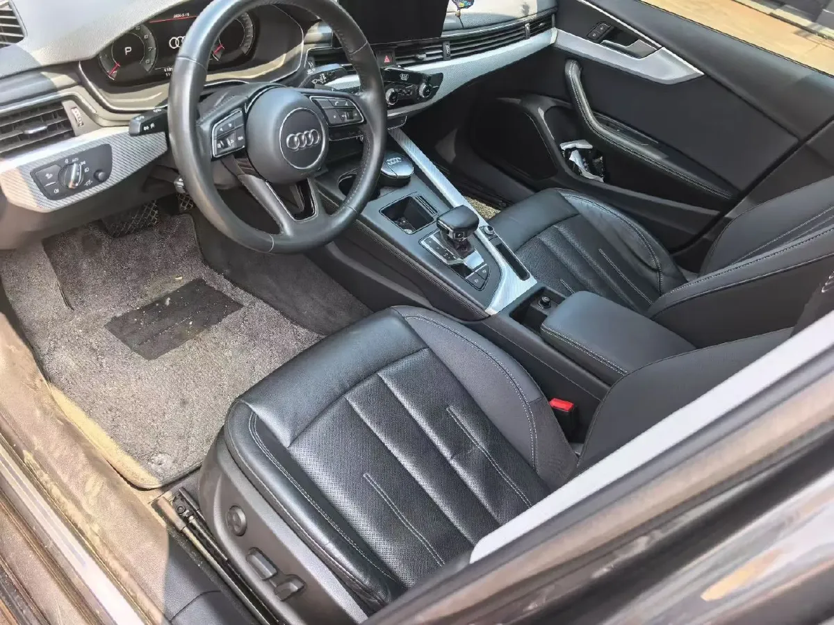 2020 Audi A4L 2.0T 190HP L4 7DCT,autocango,china used car exporter,china ev exporter,chinese used car exporter,chinese used ev exporter