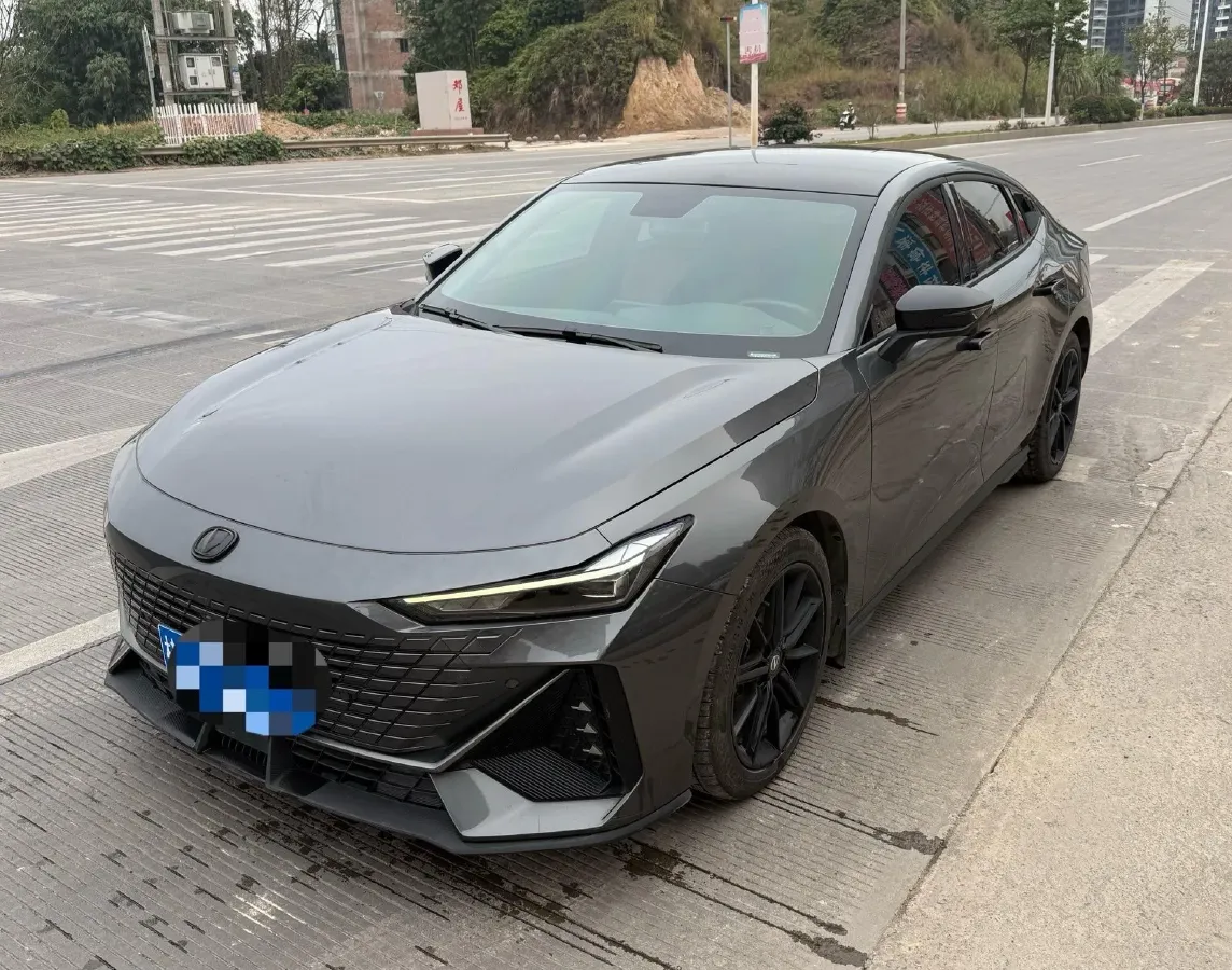 2023 ChangAn UNI-V 1.5T 188HP L4 7DCT,autocango,china used car exporter,china ev exporter,chinese used car exporter,chinese used ev exporter