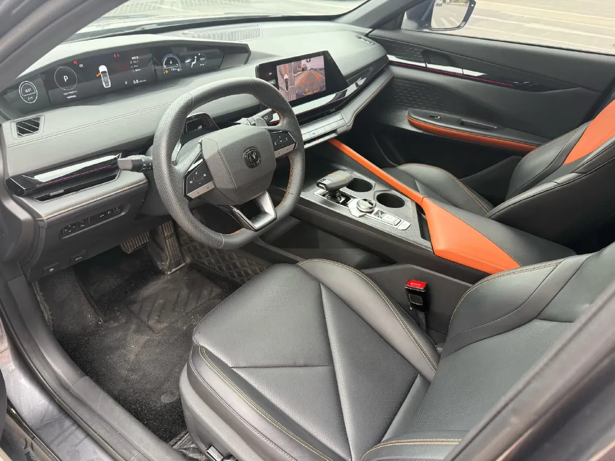 2023 ChangAn UNI-V 1.5T 188HP L4 7DCT,autocango,china used car exporter,china ev exporter,chinese used car exporter,chinese used ev exporter