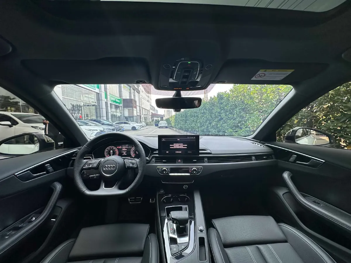 2024 Audi A4L 2.0T 190HP L4 7DCT,autocango,china used car exporter,china ev exporter,chinese used car exporter,chinese used ev exporter